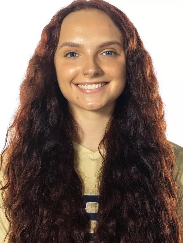 Bella Bowman headshot