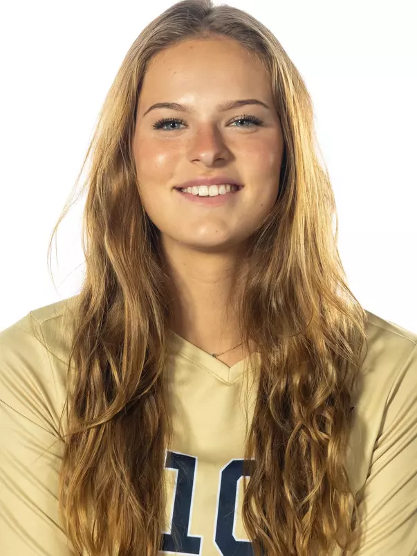 Liv Womble headshot