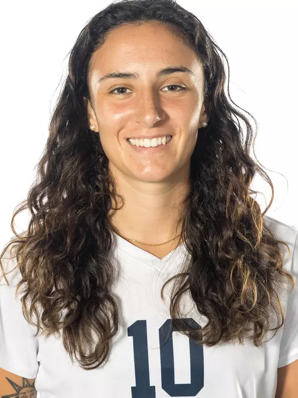 Kelly Amador headshot