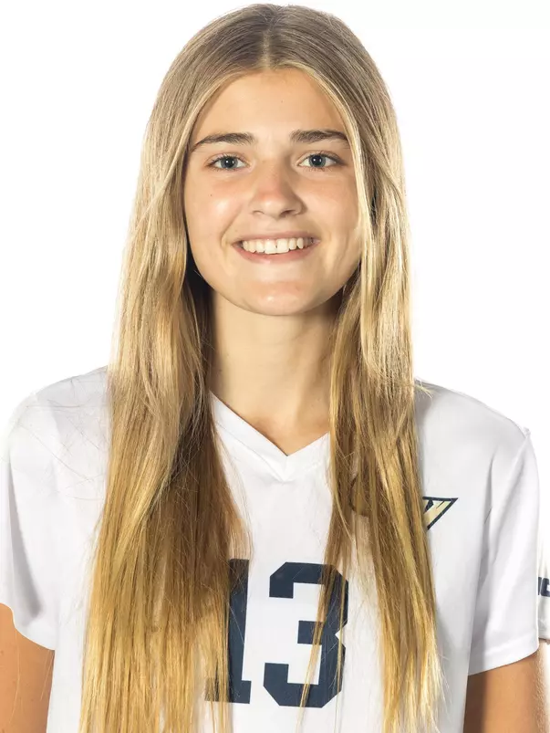 Summer Beesley headshot