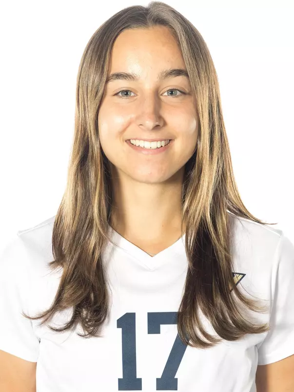 Haley Curtis headshot