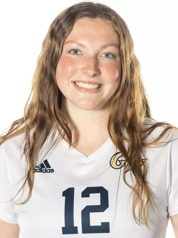 Maggie Mockenhaupt headshot