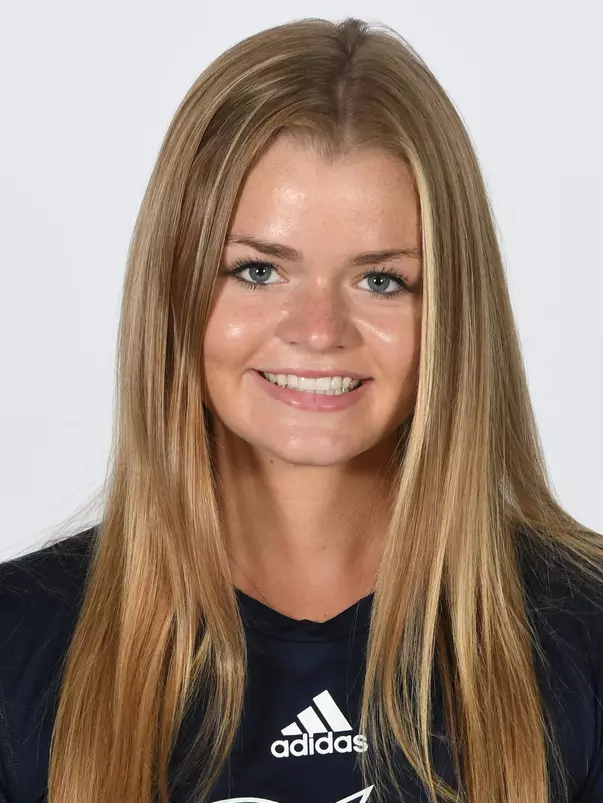 Charlotte Bell headshot