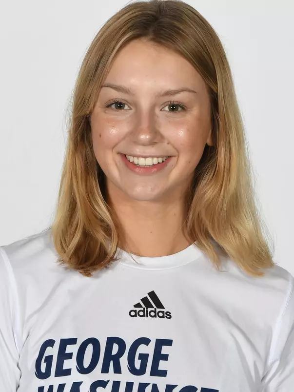 Mia Cremona headshot