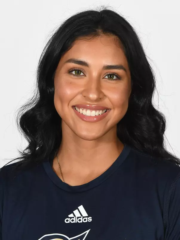 Alejandra Ramirez headshot