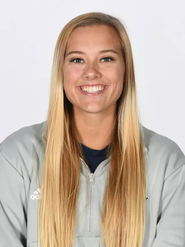 Hannah Eslick Headshot