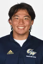 DH Hwang headshot