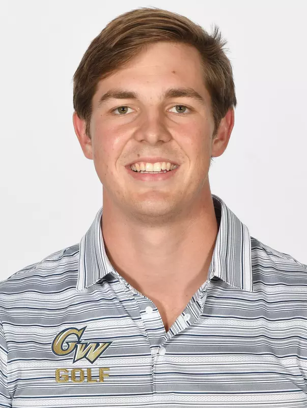 Logan Othmer headshot