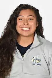 Alessandra Ponce Headshot