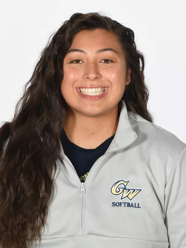 Alessandra Ponce Headshot