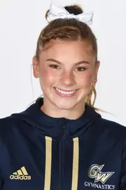 Olivia Raymond headshot