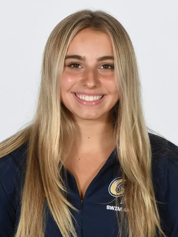 Molly Smyers headshot