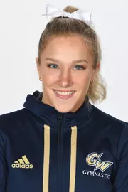 Simone Banen headshot