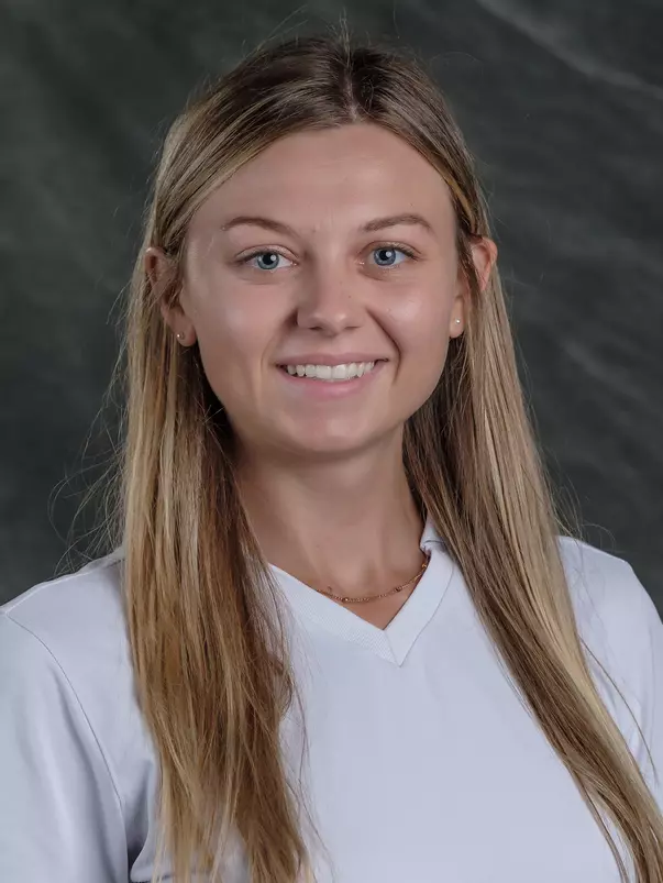 Temarie Tomley Headshot