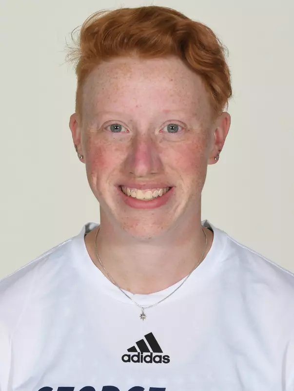 Maddie Perrett headshot