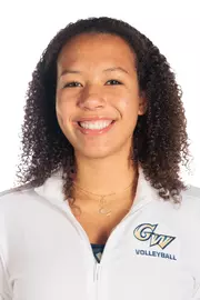 Olivia Harrison headshot