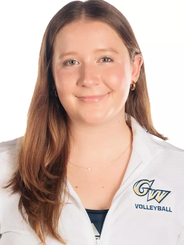 Maeve Loughran headshot
