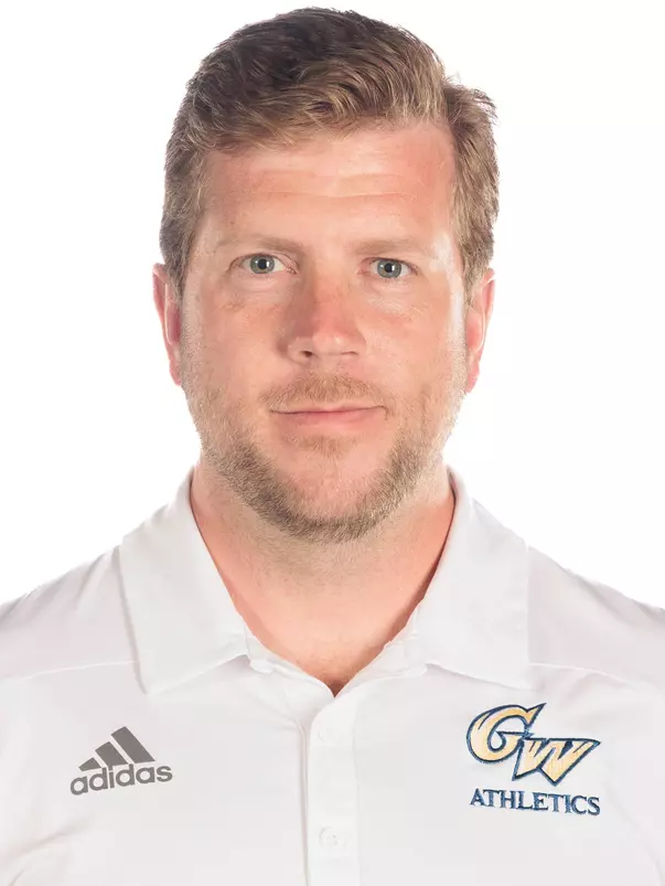 Declan Coll headshot