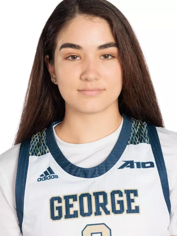 Aurea Gingras 2022-23 Headshot