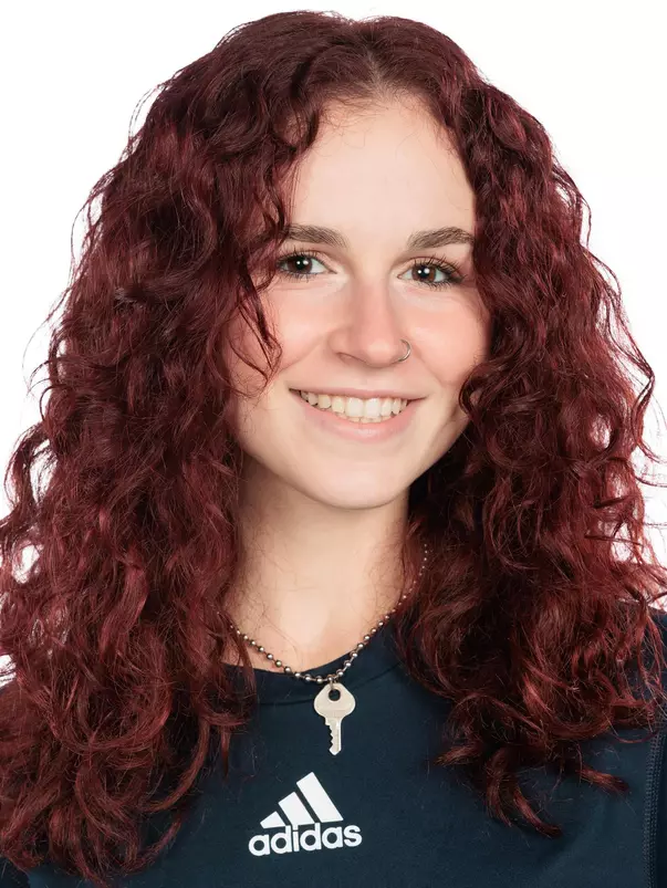 Macy Bronte headshot