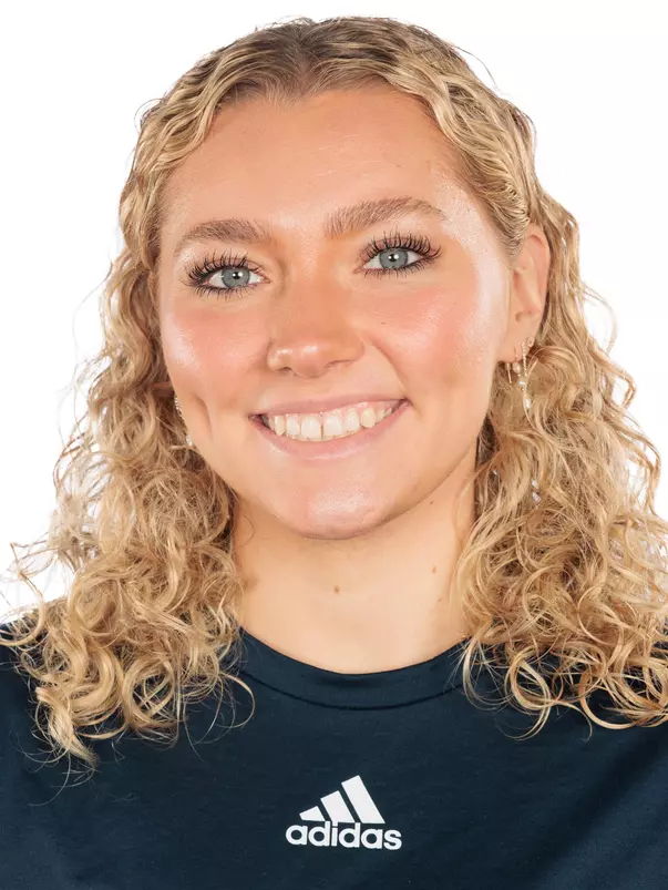 Flannery Dunn headshot