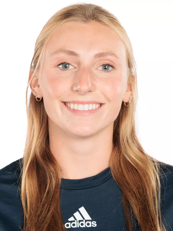 Lily Sarnowski headshot