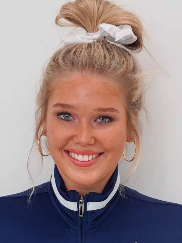 Madi McMullen headshot