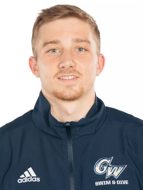 Oscar Madsen Headshot