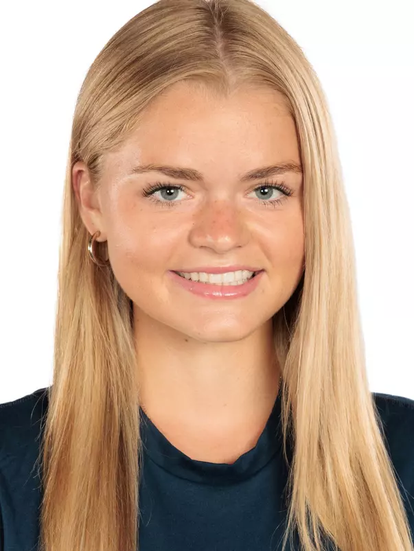 Charlotte Bell headshot