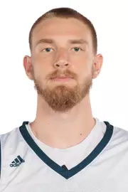 Hunter Dean headshot
