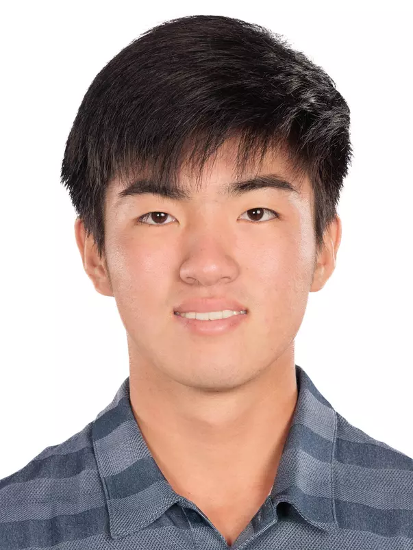 Leo Xu headshot