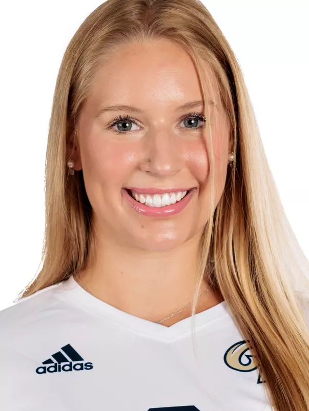 Penelope Hiepler headshot