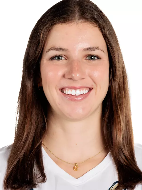 Grace Wiczek headshot