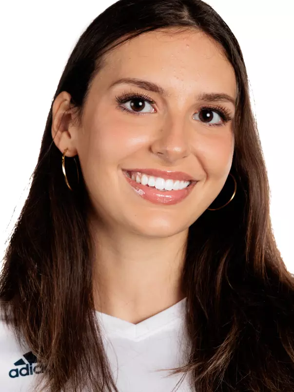 Loukia Papadakos headshot