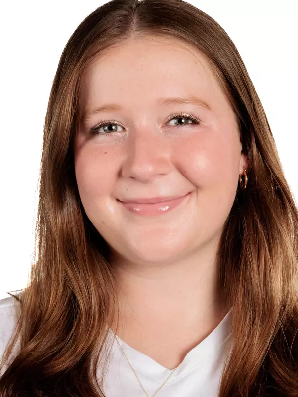 Maeve Loughran headshot