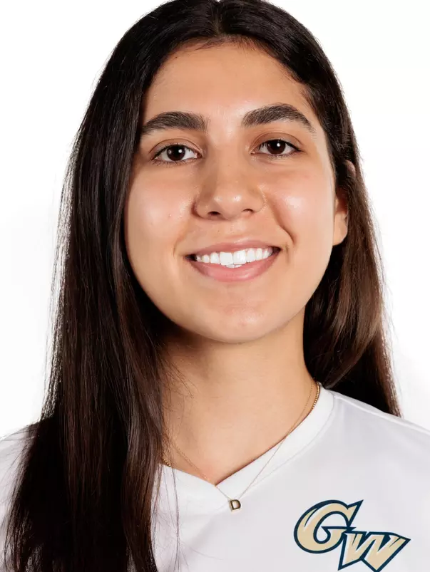 Dilara Elmacioglu headshot
