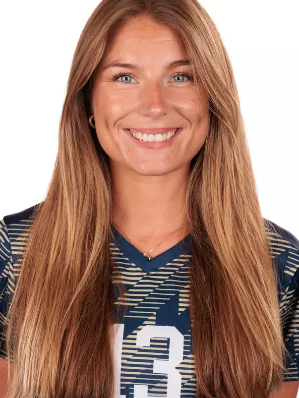 #13 Emma Lillback Headshot