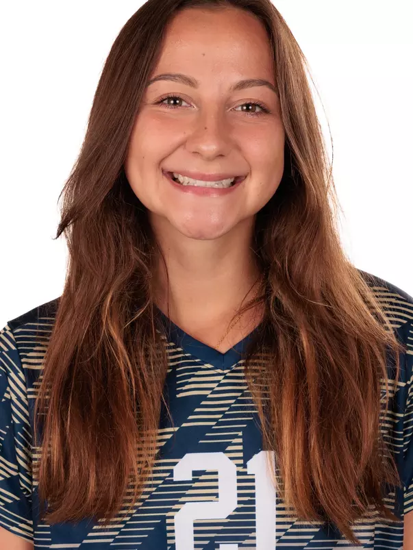 #21 Hope Ku-Dipietro Headshot