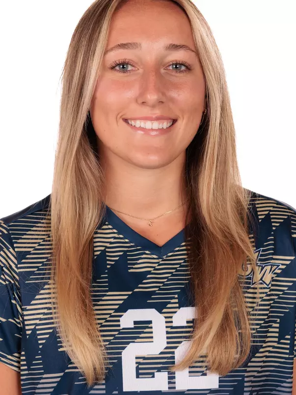 #22 Caitlin Cunningham Headshot