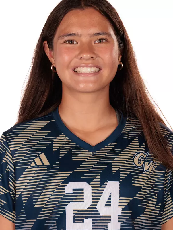 #24 Charlotte Li Headshot