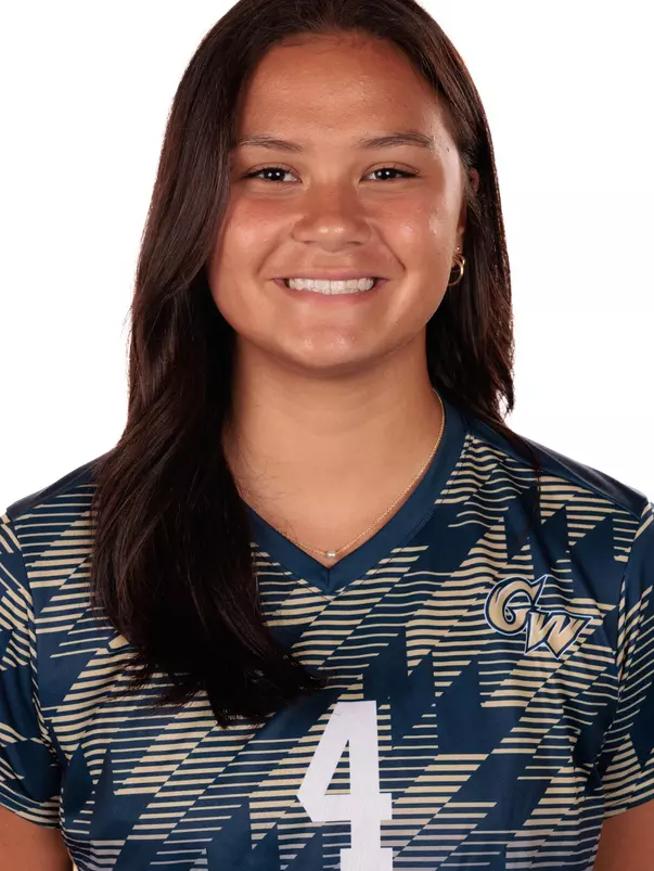 #4 Isabel Kelly Headshot