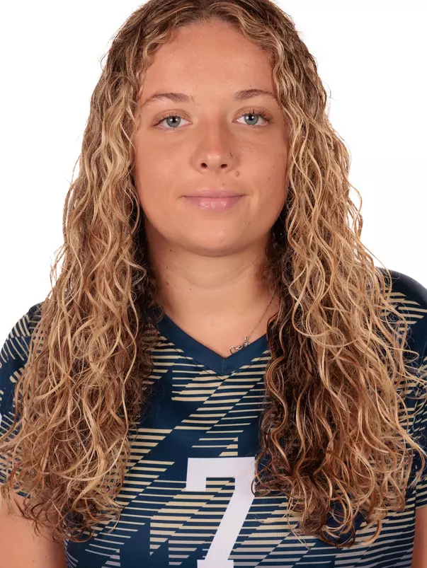 #7 Addi Verdon Headshot