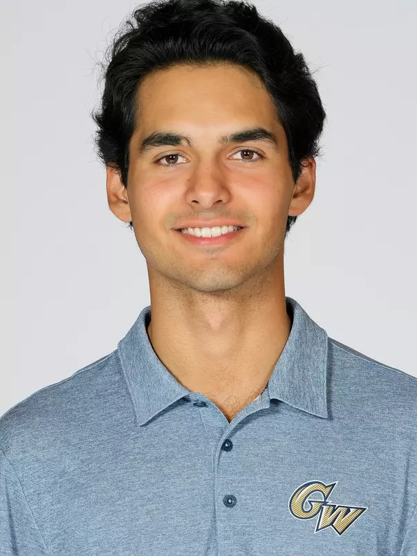 Rodrigo Barahona headshot