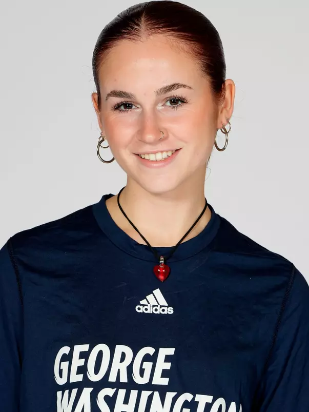 Macy Bronte headshot