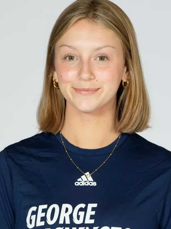 Mia Cremona headshot