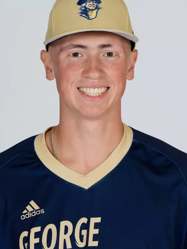 Robbie Lavey Headshot