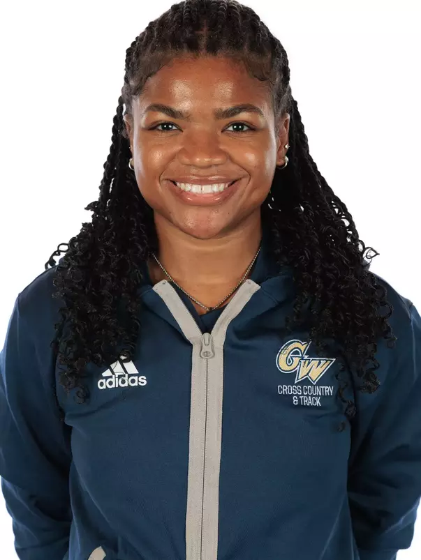 Danielle Dyer Headshot