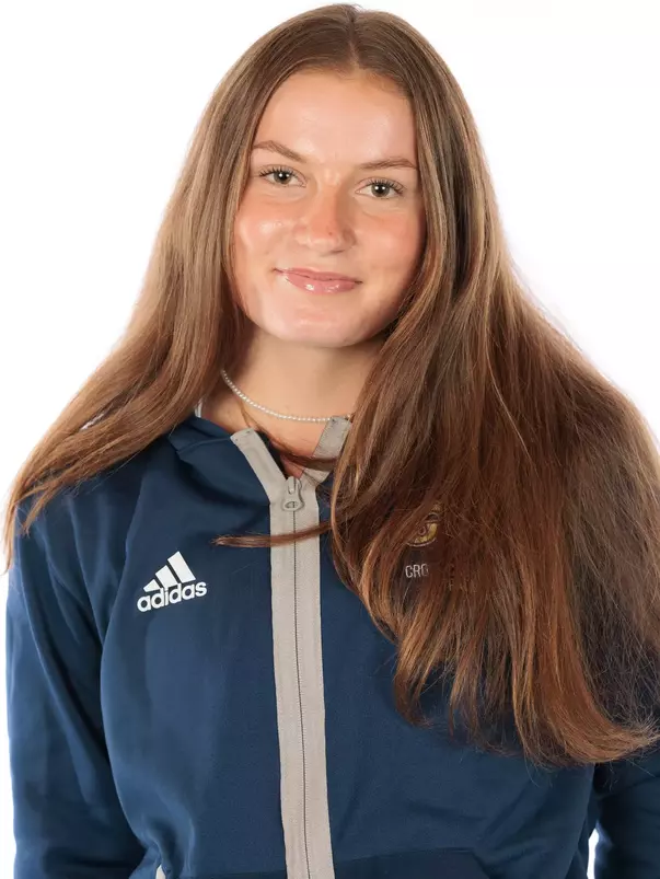 Julia Shanes Headshot