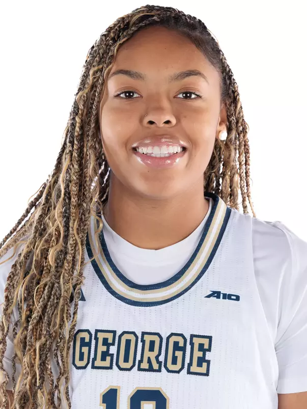 Caia Loving Headshot