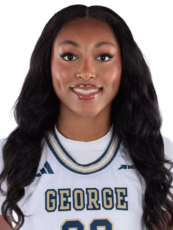 Makayla Andrews Headshot